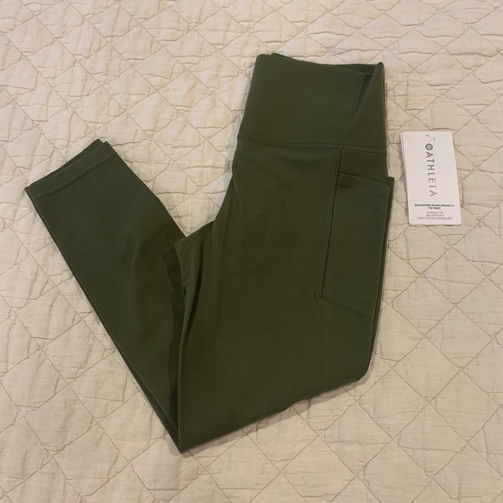 Athleta Salutation Stash Pocket II, size Small. New with tags!